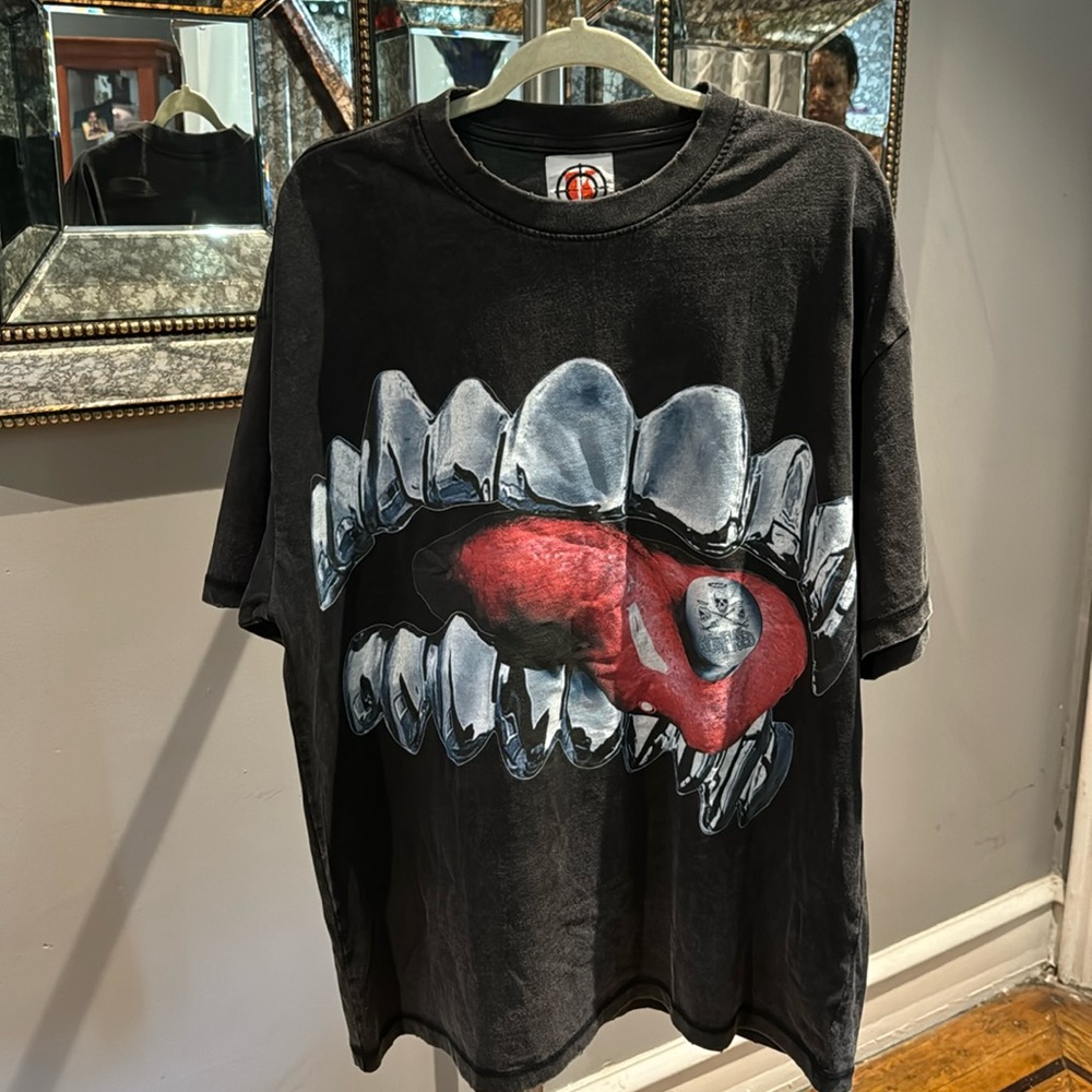 Men’s graphic tee grillz tongue size XXL